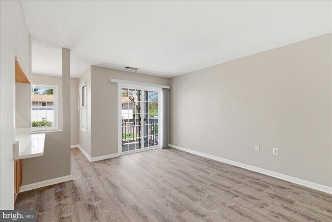 Building Photo - 100 Westwick Ct