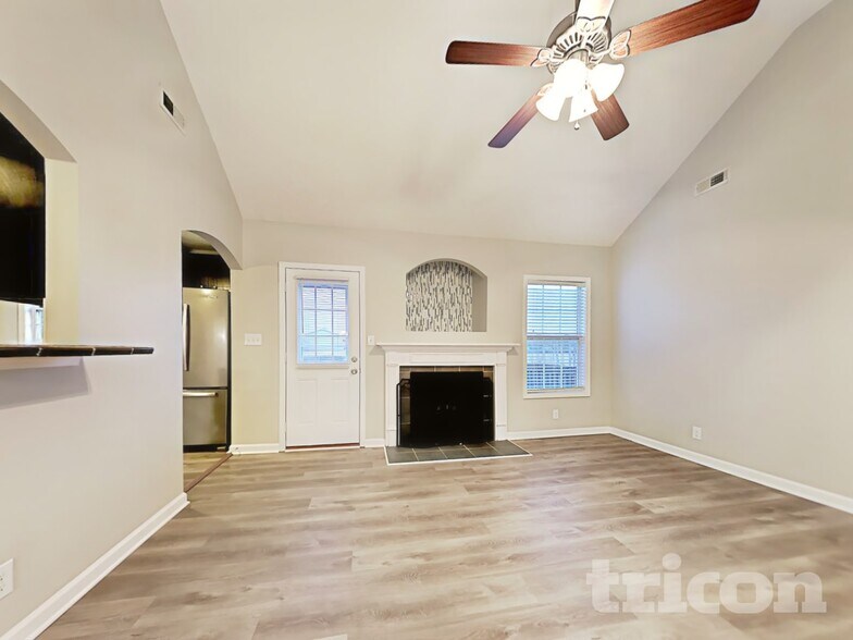 Building Photo - 1612 Broad Cir