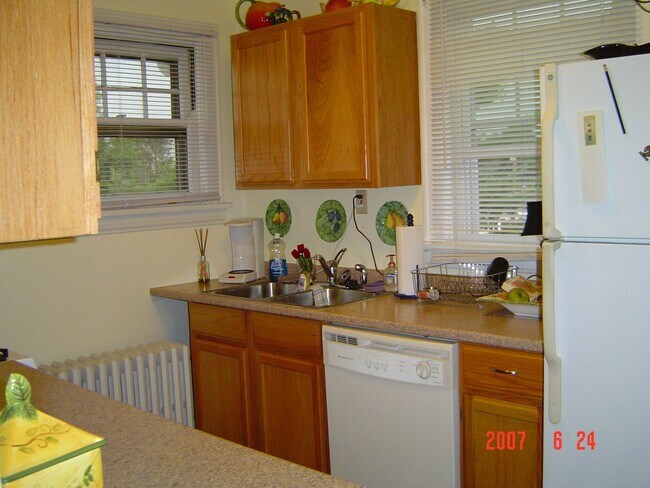 Building Photo - 2 Bedroom Apartment in Heart of Oakley