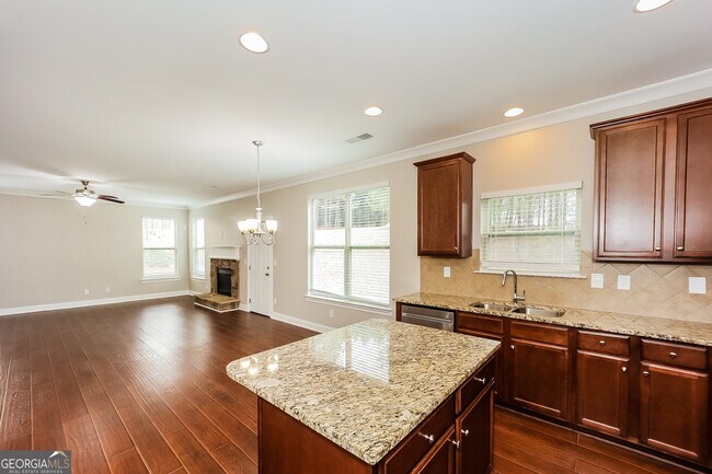 Building Photo - 315 Alamosa Path SW