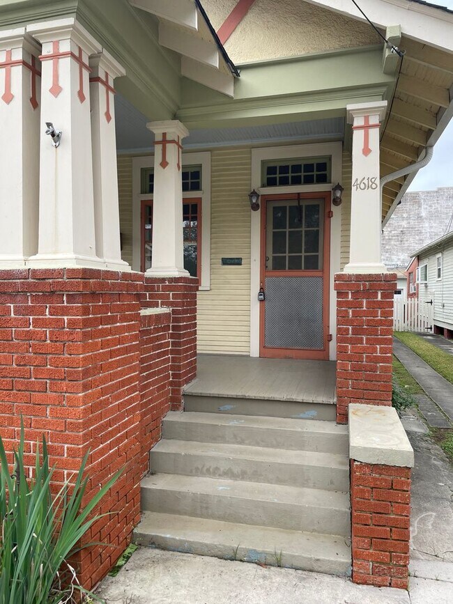Building Photo - 4618-4618 Toulouse St