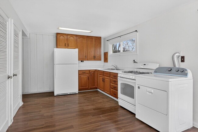 Building Photo - 1319 Highland Ave