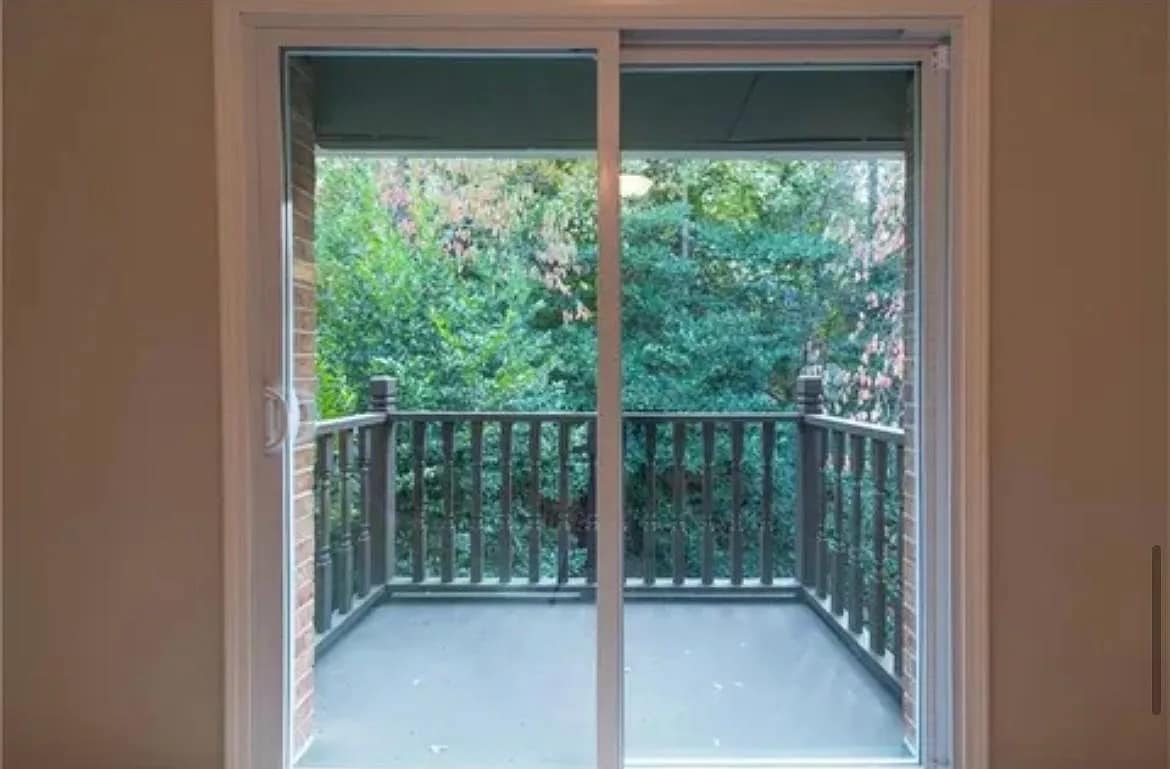 Building Photo - Room in Townhome on Cardigan Cir