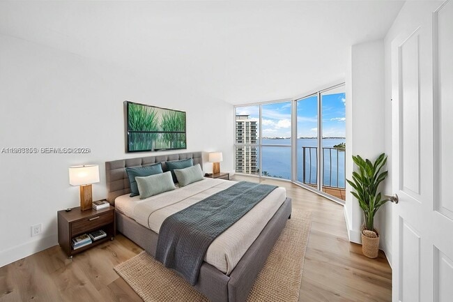 Building Photo - 7601 E Treasure Dr