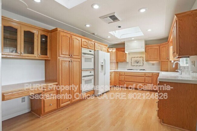 Building Photo - 7777 Uplands Way