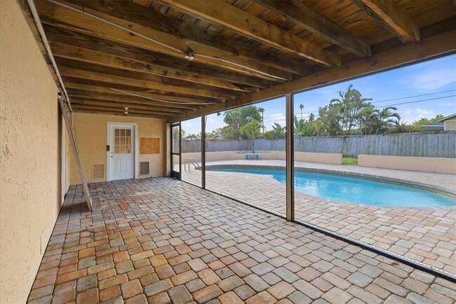 Building Photo - 515 46th St W