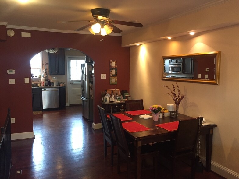 Dining Area - 903 S Bouldin St