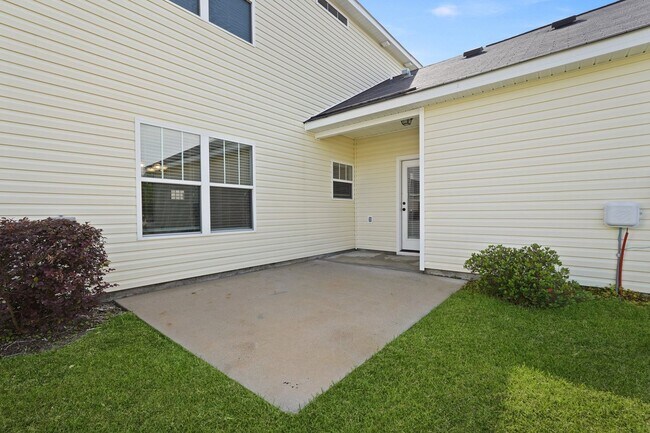 Building Photo - 508 Potter Stone Square