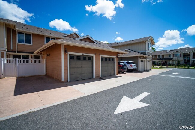 Building Photo - 3 BD/2.5 BA Townhome in Awakea at Mehana in Kapolei