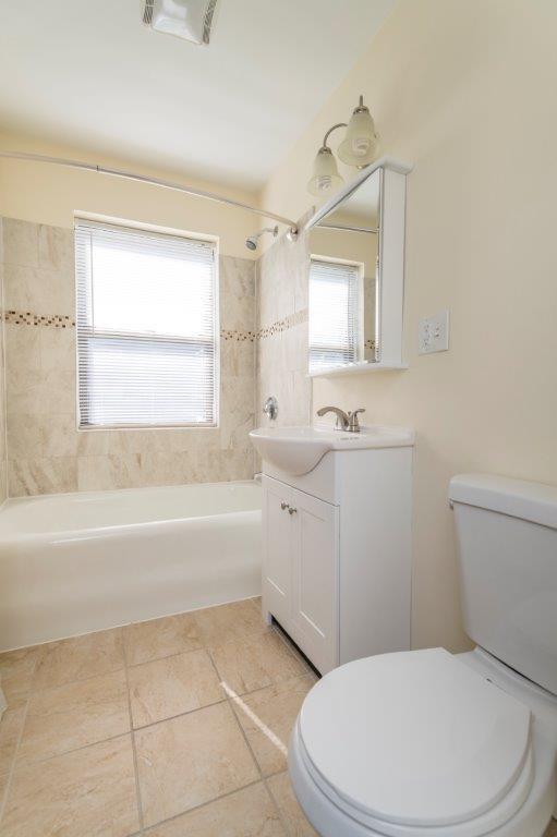 Building Photo - 123 Highland Ave