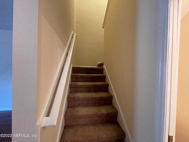 Building Photo - 466 Sherwood Oaks Dr