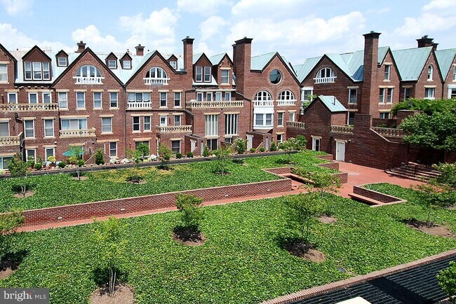 Building Photo - 115 N Lee St