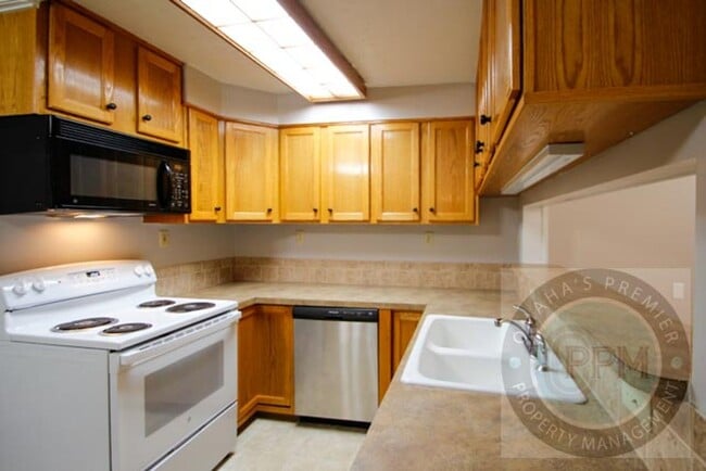 Building Photo - 3 Bedroom / 1.5 Bath Townhome in Gretna!!