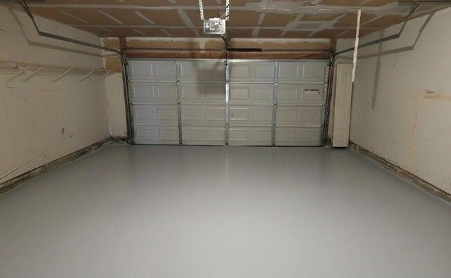 Building Photo - 4915 Lakebrooke Run