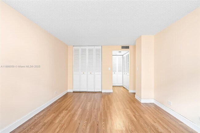Building Photo - 250 174th St
