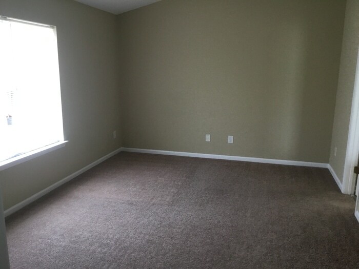 Building Photo - 1216 Bicycle Ct