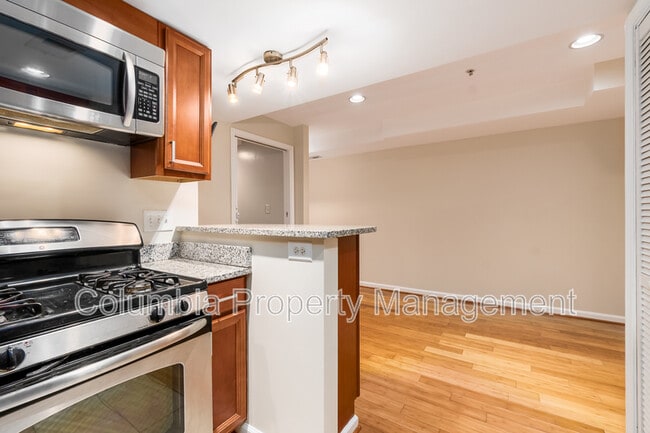 Building Photo - 1713 Euclid St NW