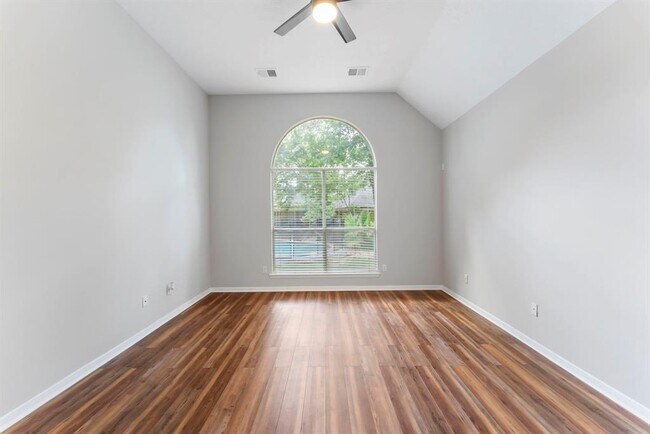 Building Photo - 15 Capshaw Ct