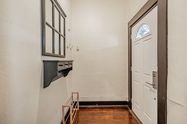 Building Photo - Charming 3BD, 2BA Wash Park Home with 2-Car Garage