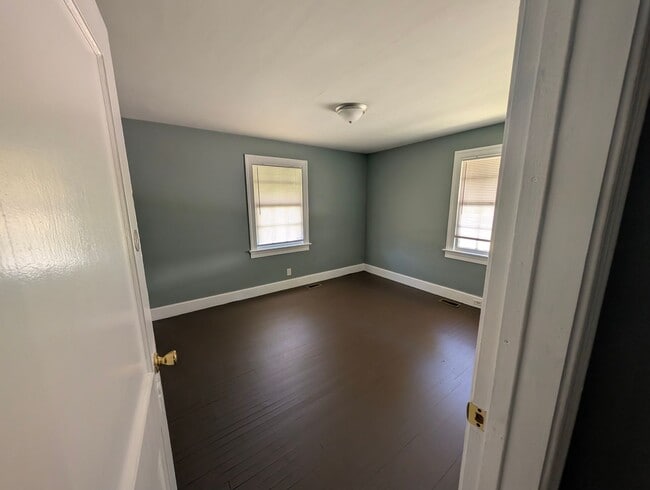 Building Photo - Cozy 2 bedroom