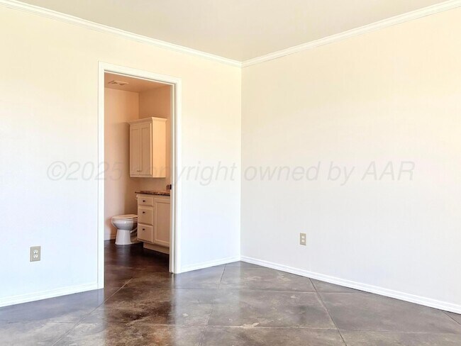 Building Photo - 4521 Pine St