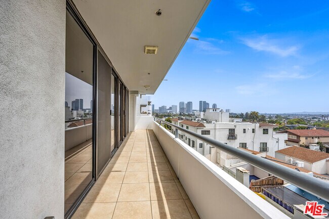 Building Photo - 10660 Wilshire Blvd