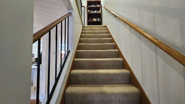 Building Photo - 2-Bed Townhouse with open layour in Hopkins – 1290 Sq Ft of Comfort!"