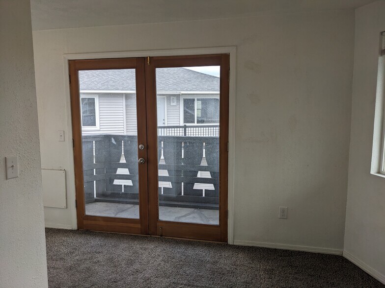 Building Photo - 3118 E MARIETTA AVE APT 2