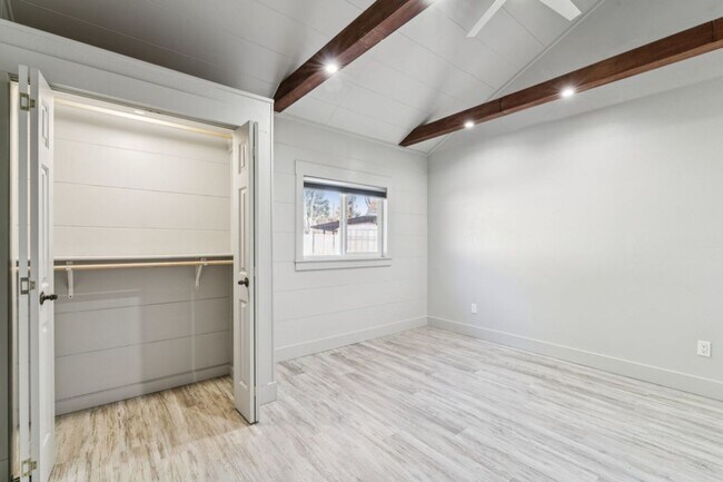 Building Photo - Home for rent with large backyard! 2306 Plum St