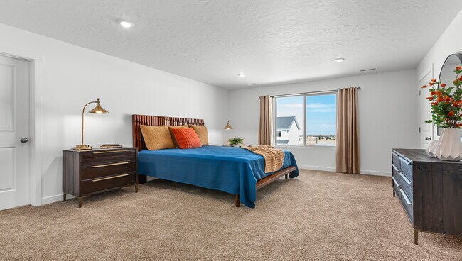 Building Photo - 1895 N Blue Iris Ave