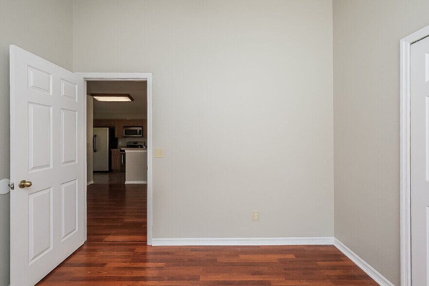 Building Photo - 614 Cape Cod Cir