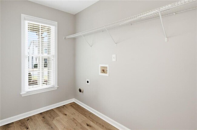 Building Photo - 113 Greenbrier Way