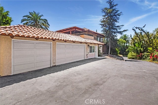 Building Photo - 1731 La Loma Dr