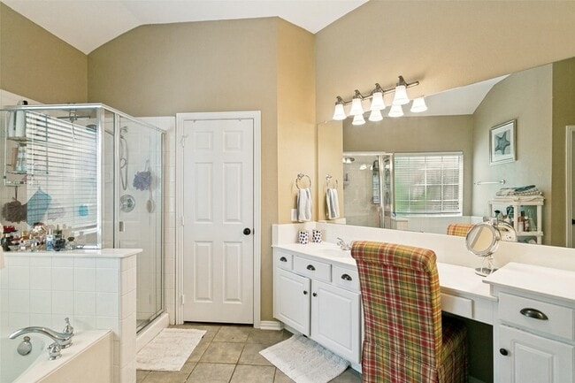 Building Photo - 5212 Spicewood Dr