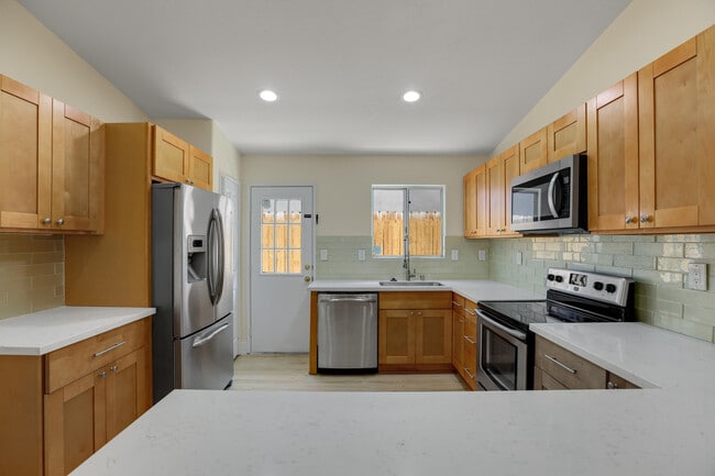 Building Photo - 53405 Avenida Rubio
