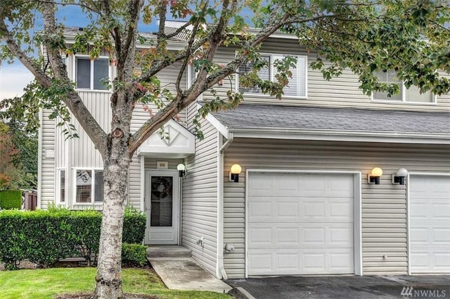 Primary Photo - 459 Queen Ave NE