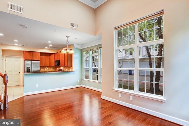 Building Photo - 13526 Waterford Hills Boulevard