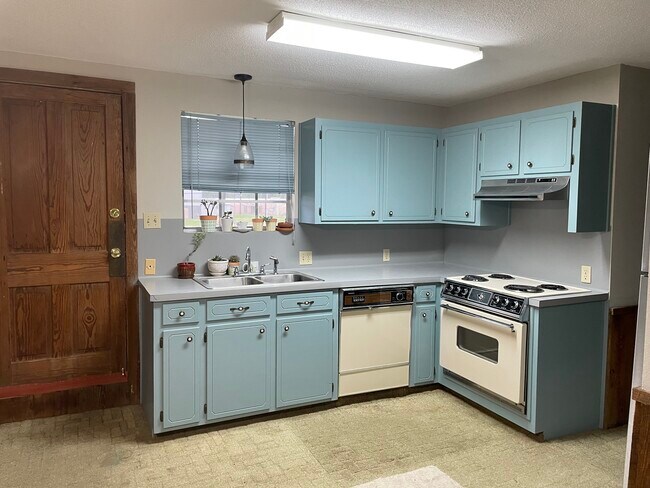 kitchen - 10258 Joor Rd