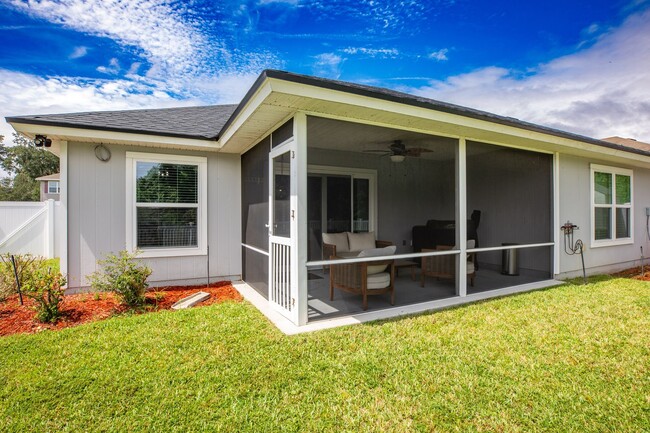 Building Photo - Stunning home in desirable neighborhood !