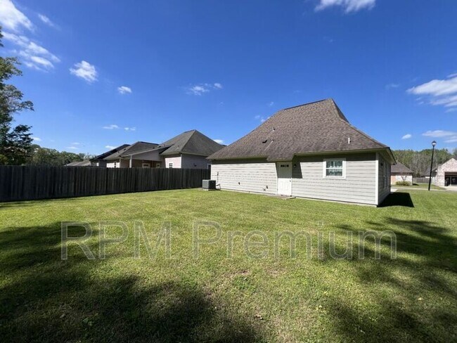 Building Photo - 8614 Forestwood Ave