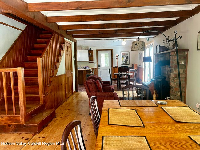 Building Photo - 125 Taconic Creek Rd