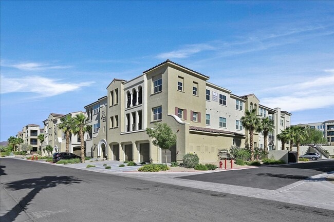 Building Photo - 2555 Hampton Rd