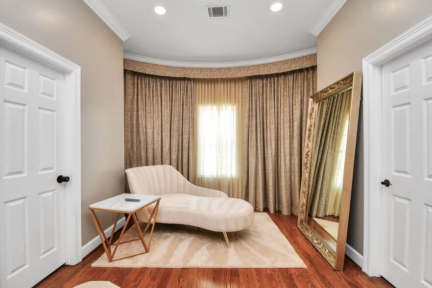 Building Photo - 3706 Sherman St