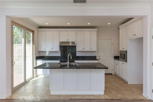 Building Photo - 248 Overbrook