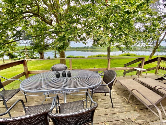 Building Photo - 1875 Bayview Ave