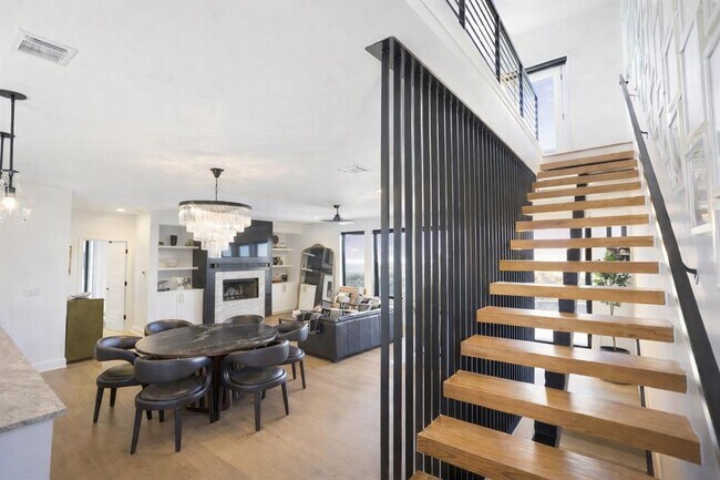 Building Photo - 8501 Bronco Ln