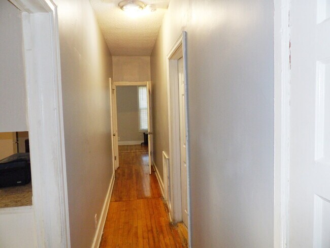 Building Photo - 3 Bedroom Lower Level Duplex - South Minneapolis