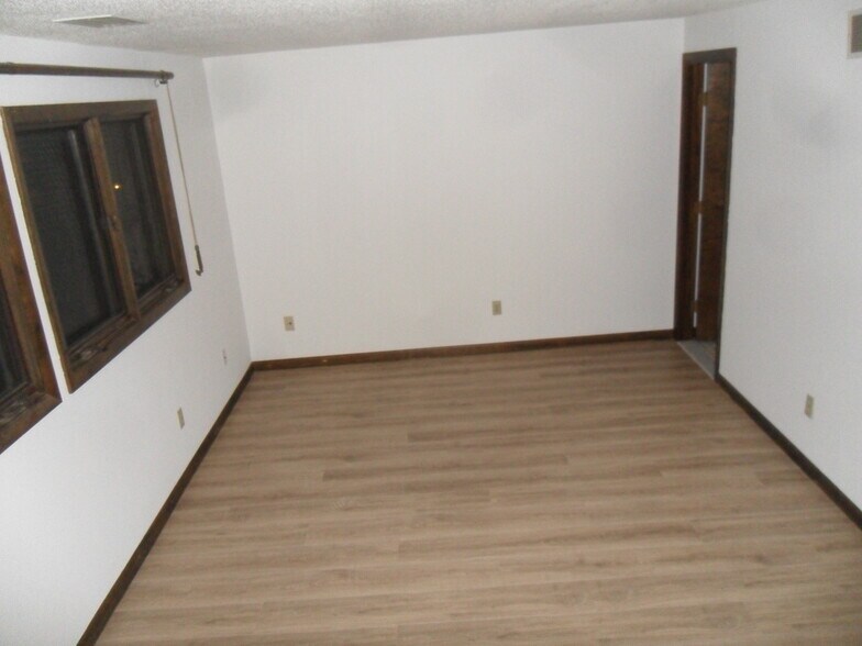 Building Photo - 177 Skyview Dr