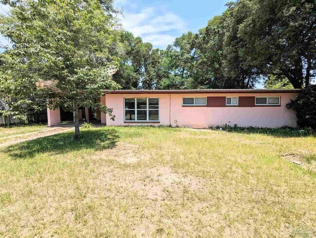 Primary Photo - 9 Gentian Dr