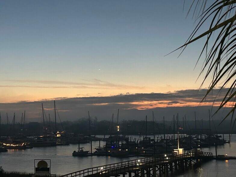 Building Photo - 1 Marina Dr